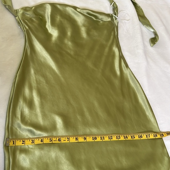 Princess Polly Haley Satin Green Halter Dress. Size US 4
NWOT. - Picture 11 of 13